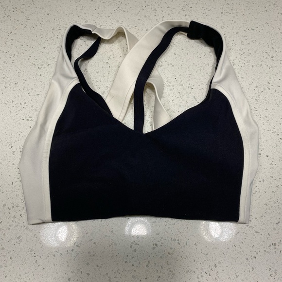 Lululemon bra - Picture 1 of 2